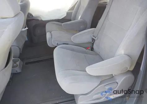 2015 Toyota Sienna Le 8 Passenger из США, поврежденный, VIN 5TDKK3DC1FS661065
